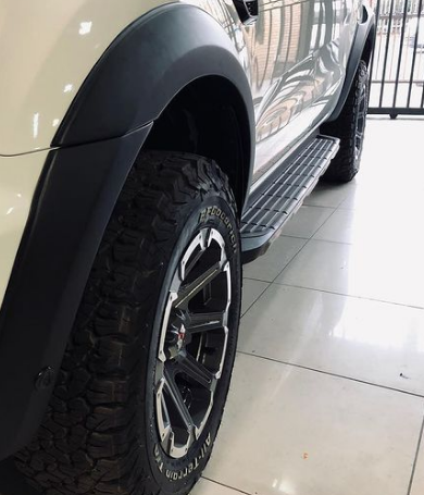 RANGER OEM STYLE NON STUDDED WHEEL ARCHES T6 MODEL 2012-2015 (non oem)