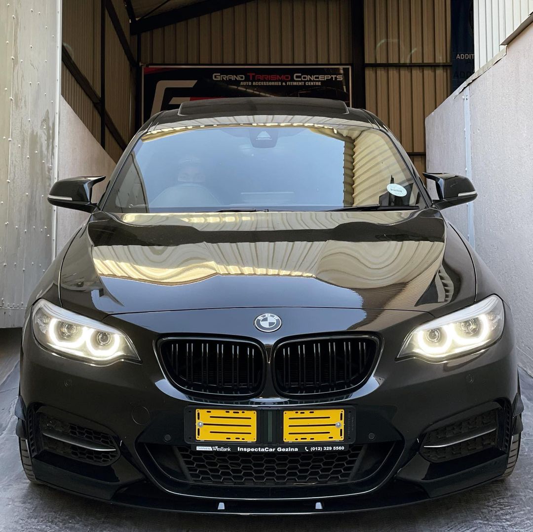 BM F22 DOUBLE SLAT GLOSS BLACK KIDNEY GRILL (non oem)