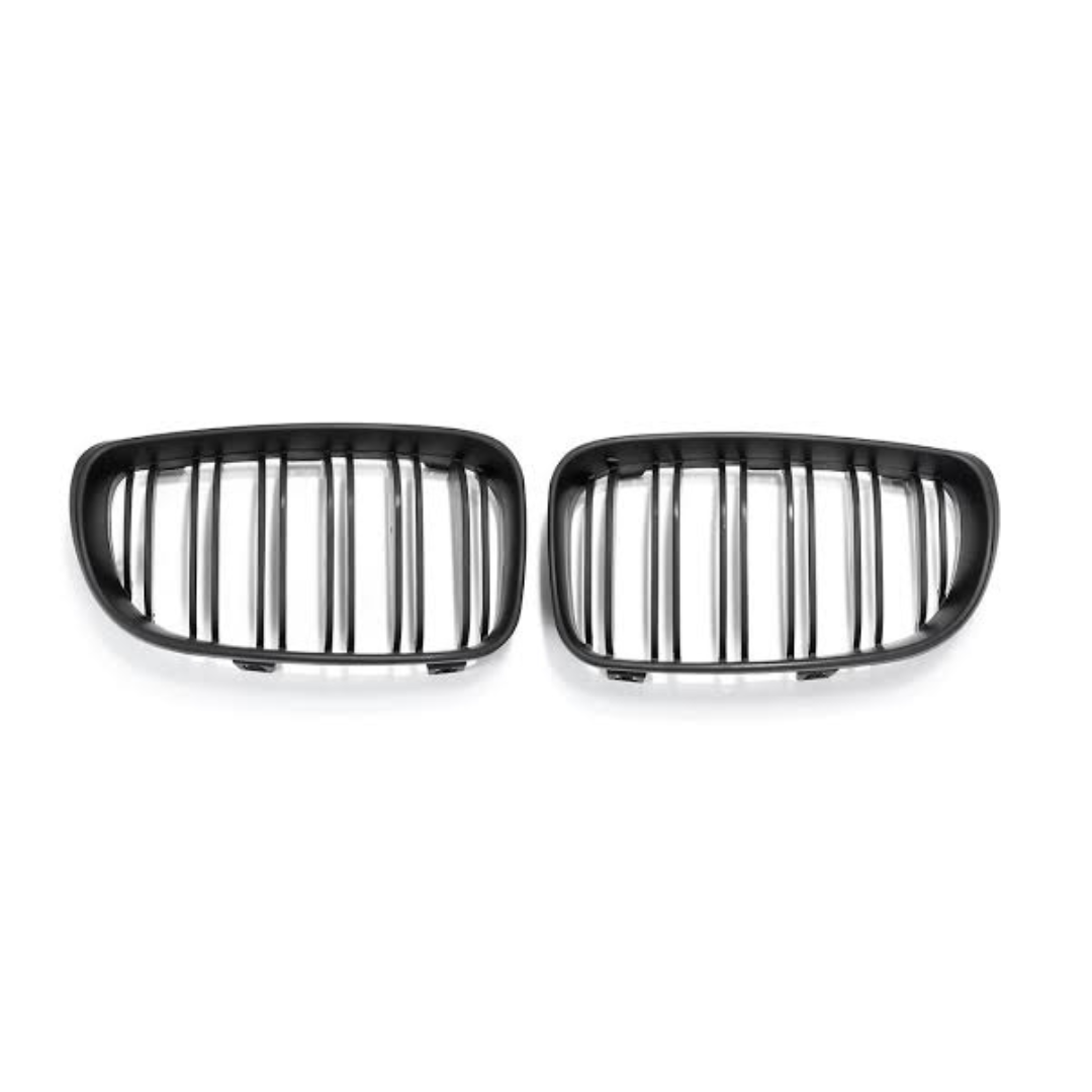 BM E82 DOUBLE SLAT GLOSS BLACK KIDNEY GRILLS (non oem)